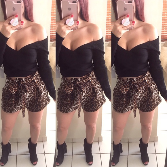 ‘TRIXIE’ Leopard Shorts - Picture 2 of 2